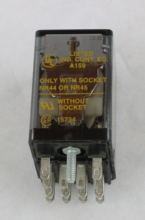 SCHNEIDER ELECTRIC RELAY - PLUG IN - 12VDC COIL