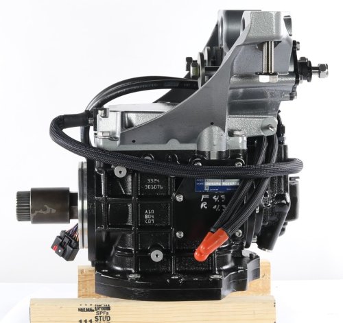 VOLVO PENTA TRANSMISSION ASSEMBLY W/ MOUNT BRACKET