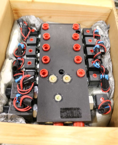 BOBCAT VALVE ASSEMBLY