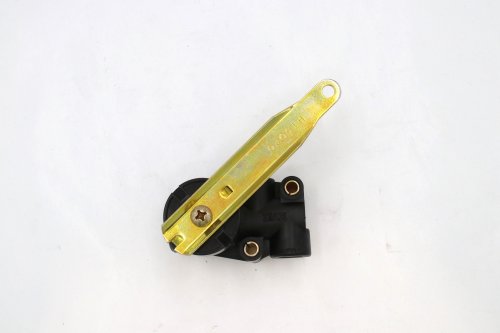 NAVISTAR CAB LEVELING VALVE