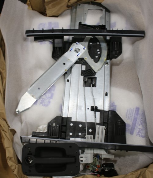 NAVISTAR DOOR HARDWARE ASSEMBLY LH