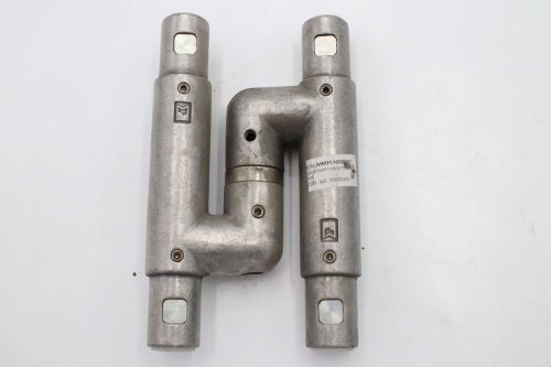 JLG HINGE FITTING- RIGHT HAND