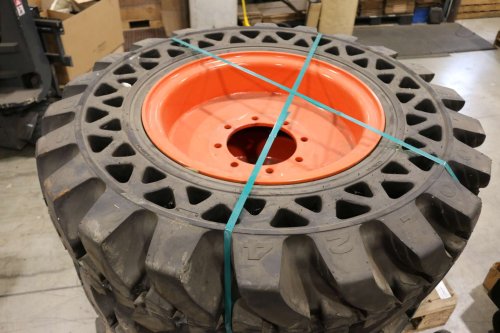 BOBCAT ROUE D PF2 4.3 CAMSO TLH 792S