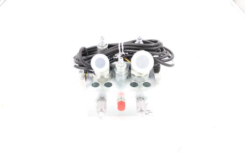 RAYCO HYDRAULIC BLOCK ASSEMBLY W/ DEFLECTOR OPT
