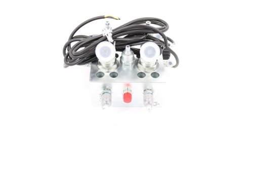 RAYCO HYDRAULIC BLOCK ASSEMBLY W/ DEFLECTOR OPT