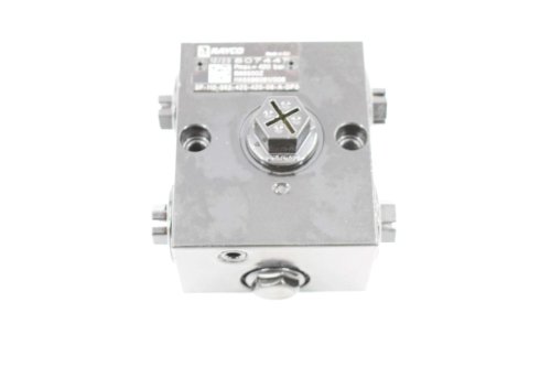 POCLAIN VALVE-SERIAL PROTECTION