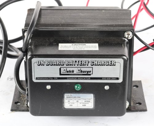 TEREX - MARKLIFT INDUSTRIES QUICK CHARGE BATTERY CHARGER 220ACV/48 DCV