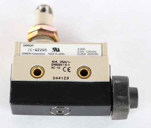 OMRON LIMIT SWITCH - PANEL MOUNT ROLLER PLUNGER